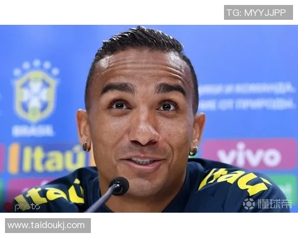 达尼洛在足球场上的精彩表现与未来发展潜力分析